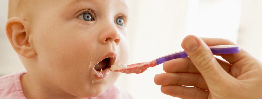 Чем кормить малыша? Прикорм и как его вводить