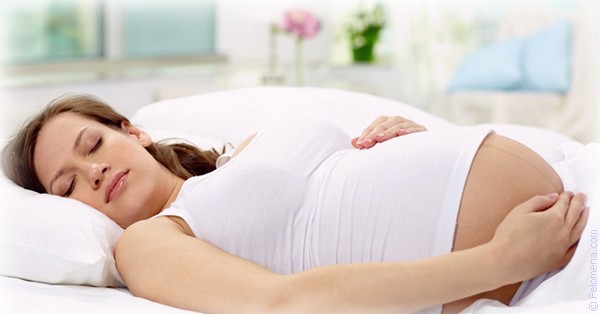 В каком положении лежать во время беременности нежелательно?